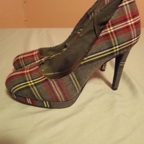 Fioni Plaid 4 inch Heels size 7 - Picture 3 of 7